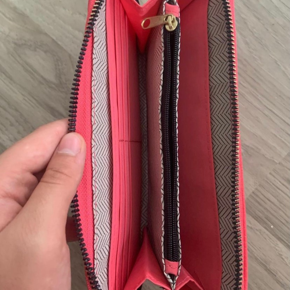 wallet - Picture 3 of 3